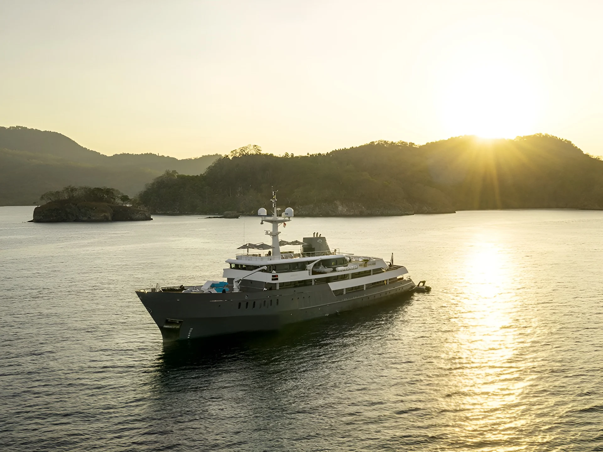 Aqua Blu Expedition on Alor
