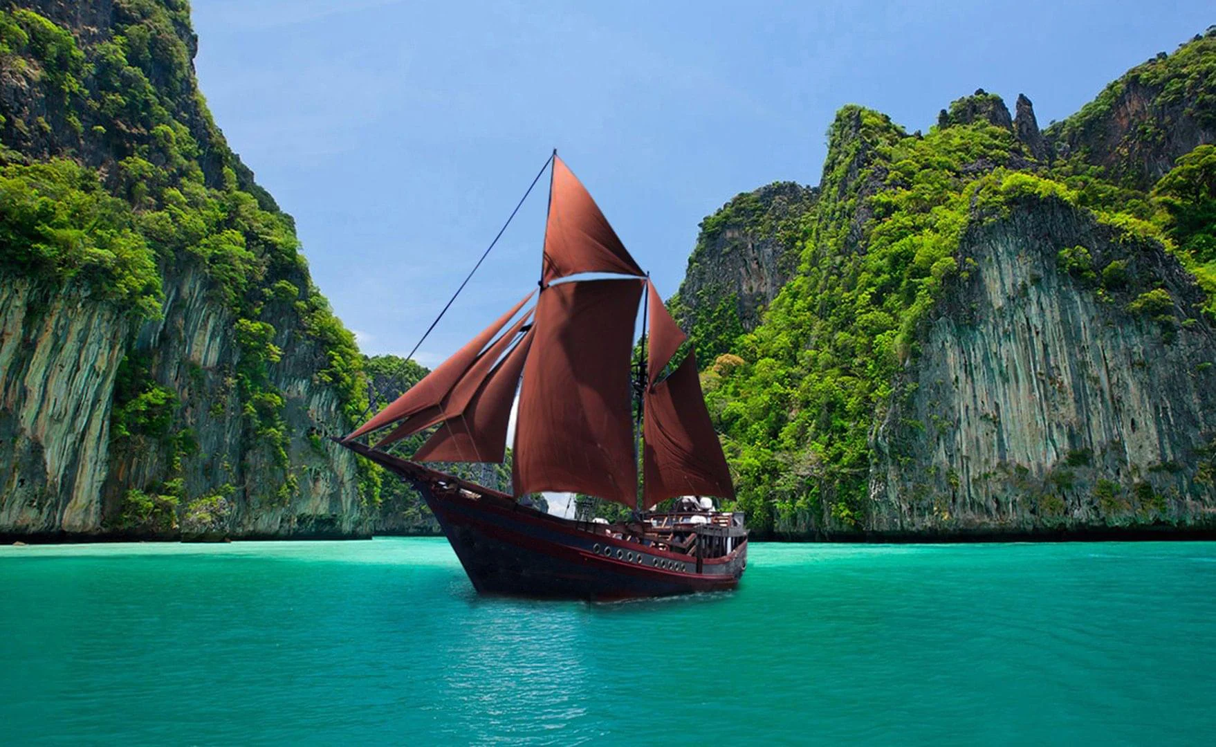 Manta Mae Yacht Anchoring
