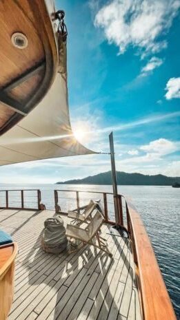 04_Discover-Luxury-Indonesia_Website_Liveaboard_Rascal-Voyages_Second-Image-for-Overview